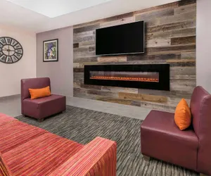 Photo 5 - La Quinta Inn & Suites by Wyndham Fredericksburg