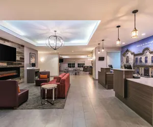 Photo 4 - La Quinta Inn & Suites by Wyndham Fredericksburg