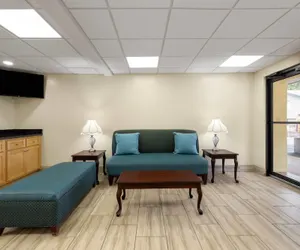 Photo 5 - Days Inn by Wyndham Murphy