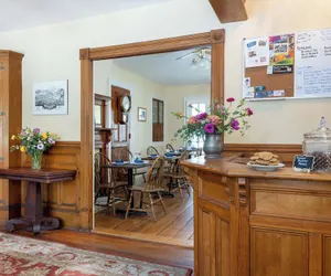 Photo 3 - Old Stagecoach Inn