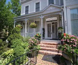 Photo 2 - The Inn on Negley