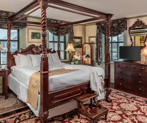 Photo 4 - Samuel Durfee House B&B