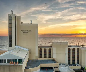 Photo 2 - Ocean Sands Resort, Oceanfront, Virginia Beach by Vacatia