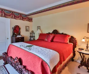 Photo 4 - The Cypress Inn Bed & Breakfast