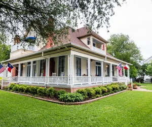 Photo 2 - Kennedy Manor B&B