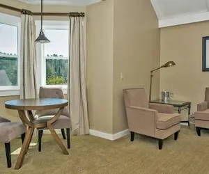 Photo 4 - MacCallum House Inn