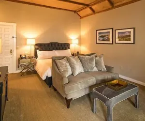 Photo 5 - MacCallum House Inn