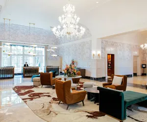 Photo 4 - Royal Park Hotel