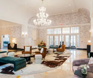 Photo 3 - Royal Park Hotel