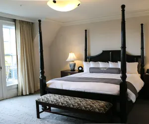Photo 4 - Royal Park Hotel
