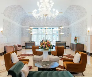 Photo 3 - Royal Park Hotel