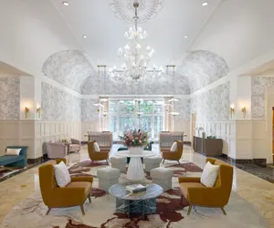 Photo 3 - Royal Park Hotel