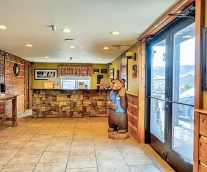 Photo 5 - Travelodge by Wyndham Gardiner Yellowstone Park North
