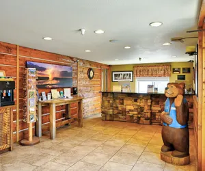 Photo 4 - Travelodge by Wyndham Gardiner Yellowstone Park North
