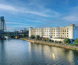 Photo 2 - Hampton Inn & Suites Newark-Harrison-Riverwalk