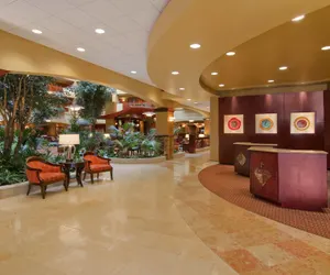 Photo 5 - Embassy Suites by Hilton Hampton Convention Center