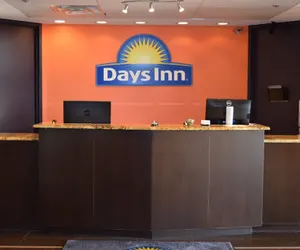 Photo 5 - Days Inn by Wyndham Sherman