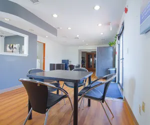 Photo 2 - Studio Inn Extended Stay Oklahoma City Airport by OYO