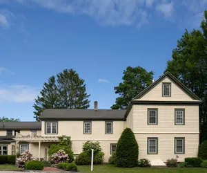 Photo 2 - 1802 House Bed and Breakfast