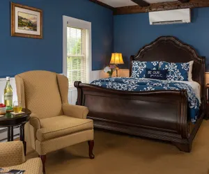 Photo 2 - 1802 House Bed and Breakfast