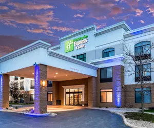 Photo 2 - Holiday Inn Express & Suites Cedar Falls - Waterloo, an IHG Hotel