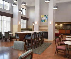 Photo 2 - Hampton Inn & Suites Albany Airport