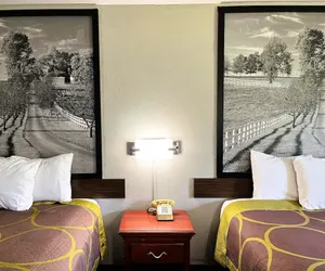 Photo 5 - Super 8 by Wyndham Vincennes