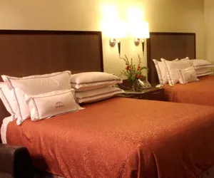Photo 4 - Best Western Snowcap Lodge