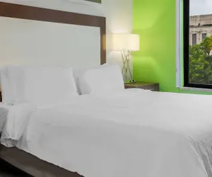 Photo 3 - Holiday Inn Express Hotel & Suites Fort Worth Downtown, an IHG Hotel