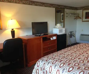 Photo 4 - Americas Best Value Inn Palmyra Hershey