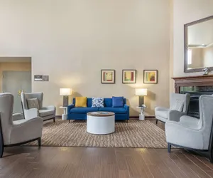 Photo 5 - Comfort Suites Louisville Airport