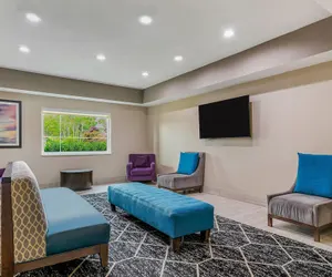 Photo 5 - La Quinta Inn & Suites by Wyndham Batavia