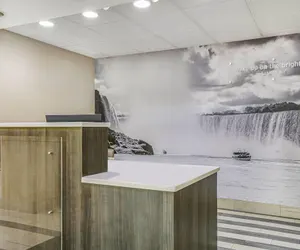 Photo 3 - La Quinta Inn & Suites by Wyndham Batavia