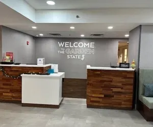 Photo 4 - Hampton Inn East Windsor