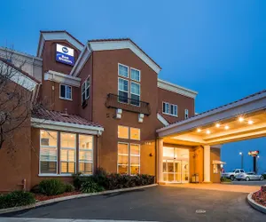 Photo 2 - Best Western I-5 Inn & Suites