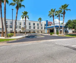 Photo 2 - Hampton Inn & Suites Pensacola I-10 N at Univ. Town Plaza