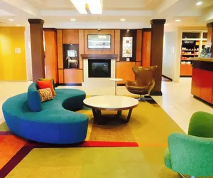 Photo 2 - Fairfield Inn & Suites by Marriott Sacramento Airport Natomas
