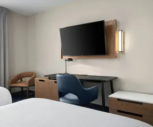 Photo 5 - Fairfield Inn & Suites by Marriott Sacramento Airport Natomas