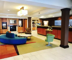 Photo 2 - Fairfield Inn & Suites by Marriott Sacramento Airport Natomas