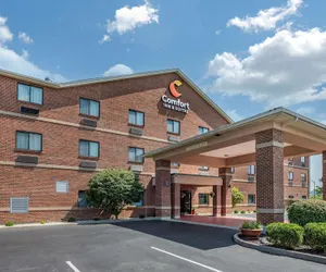 Photo 2 - Comfort Inn & Suites