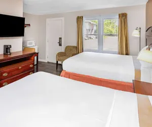 Photo 5 - Travelodge by Wyndham Great Barrington Berkshires