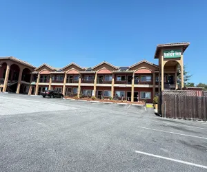 Photo 2 - Valley Inn