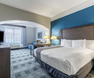 Photo 5 - Platinum Inn & Suites Webster
