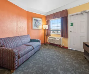 Photo 5 - Quality Inn & Suites Galveston - Beachfront