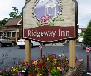 Photo 5 - Ridgeway Inn