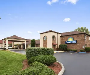 Photo 2 - Days Inn by Wyndham Middletown