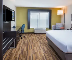 Photo 4 - Holiday Inn Express Hotel & Suites Bismarck, an IHG Hotel