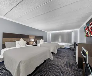 Photo 4 - Admiralty Inn & Suites - a Red Collection Hotel