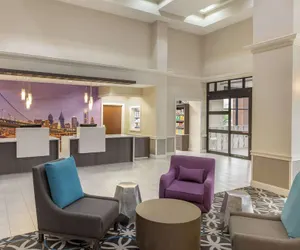 Photo 3 - La Quinta Inn & Suites by Wyndham Newark - Elkton