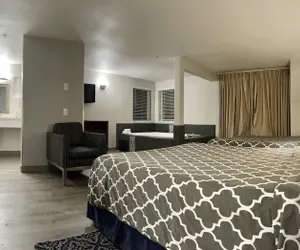 Photo 5 - Americas Inn and Suite